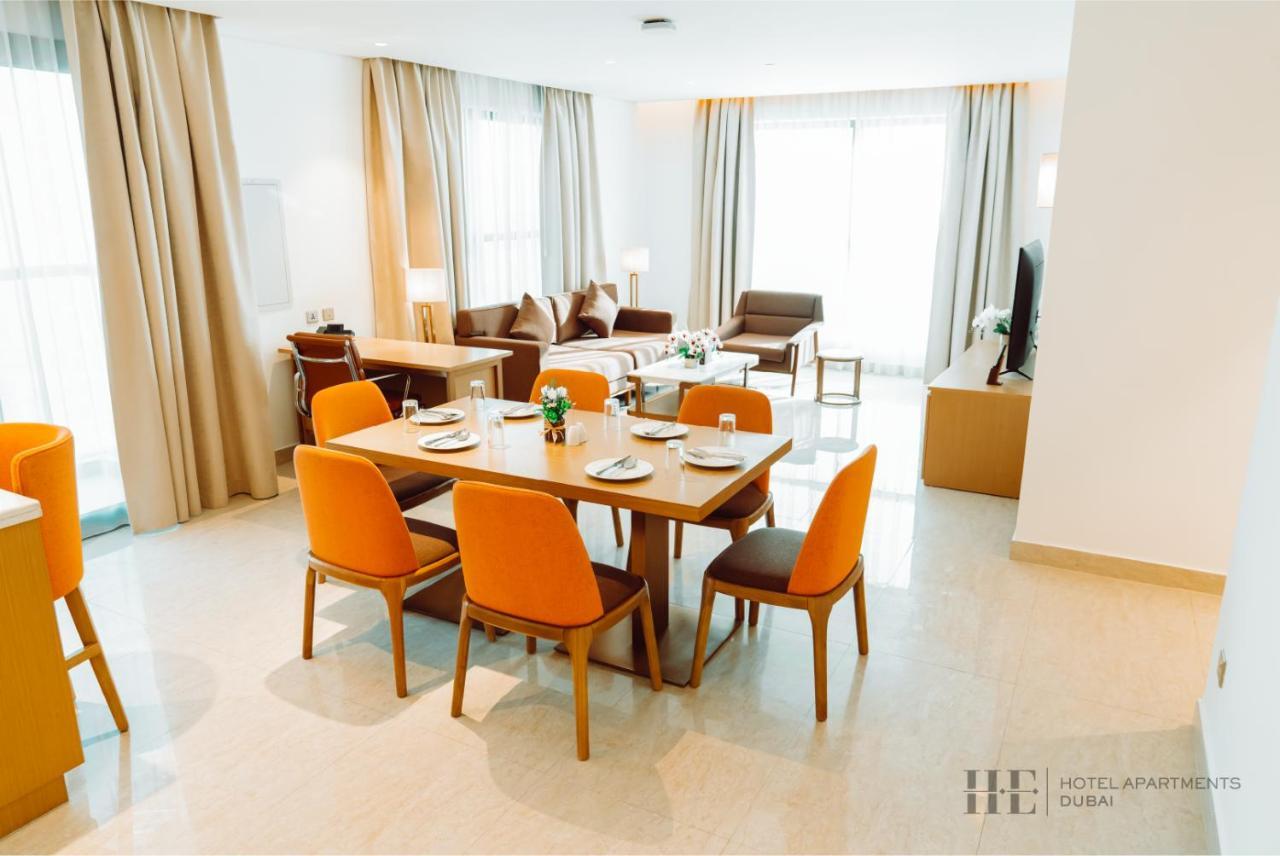 He Hotel Apartments Dubai Quarto foto A living room at the hotel